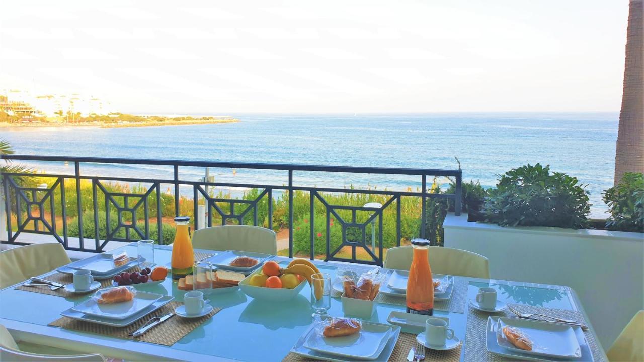 Luxury Apartment Frontal Beach In Doncella Beach Estepona Exterior photo