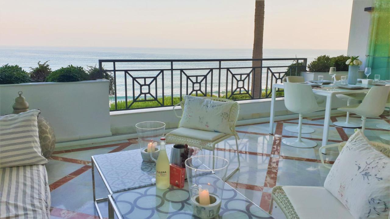 Luxury Apartment Frontal Beach In Doncella Beach Estepona Exterior photo