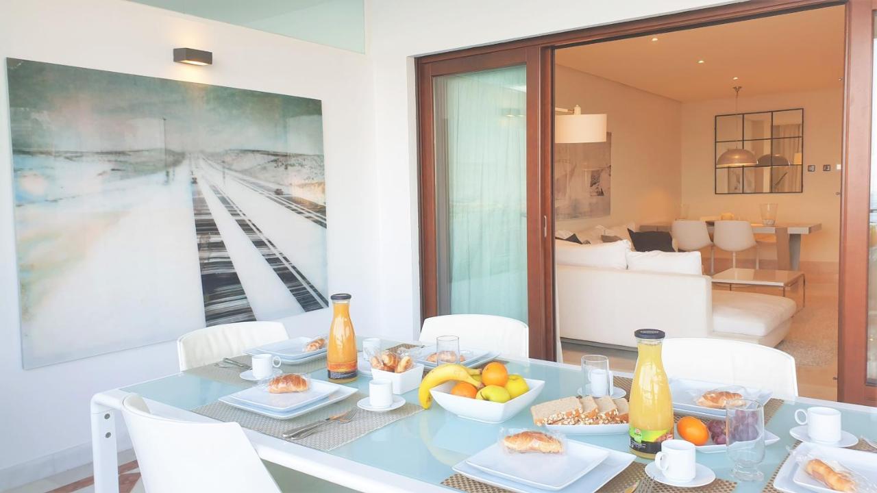 Luxury Apartment Frontal Beach In Doncella Beach Estepona Exterior photo