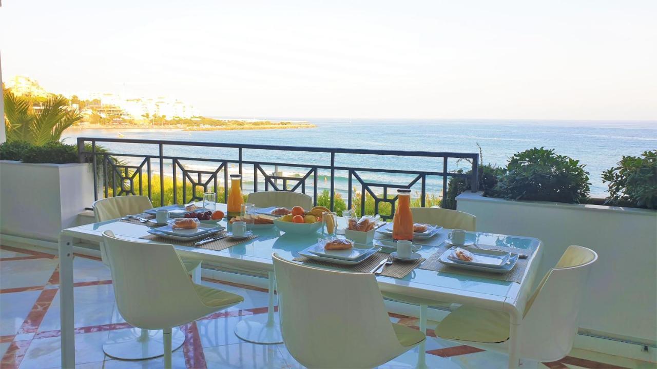 Luxury Apartment Frontal Beach In Doncella Beach Estepona Exterior photo