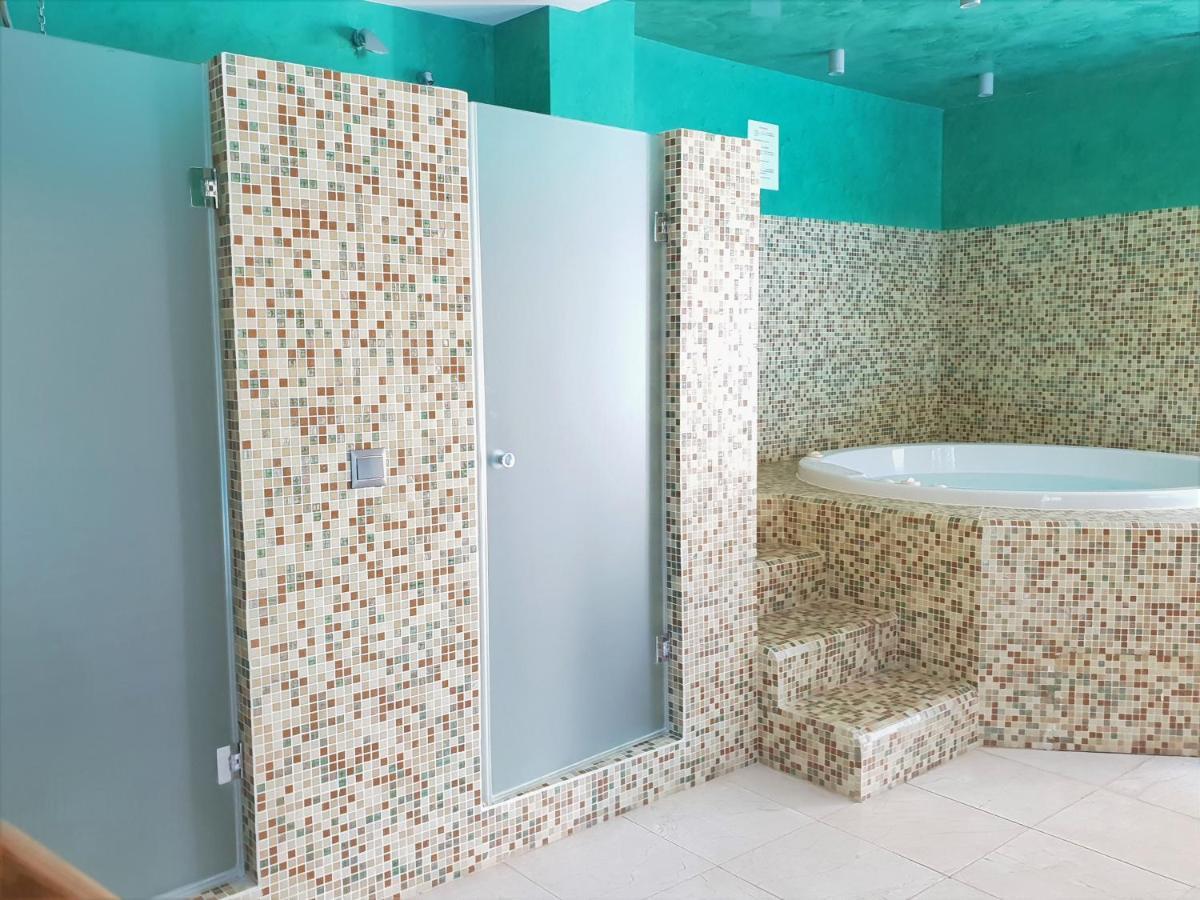 Luxury Apartment Frontal Beach In Doncella Beach Estepona Exterior photo
