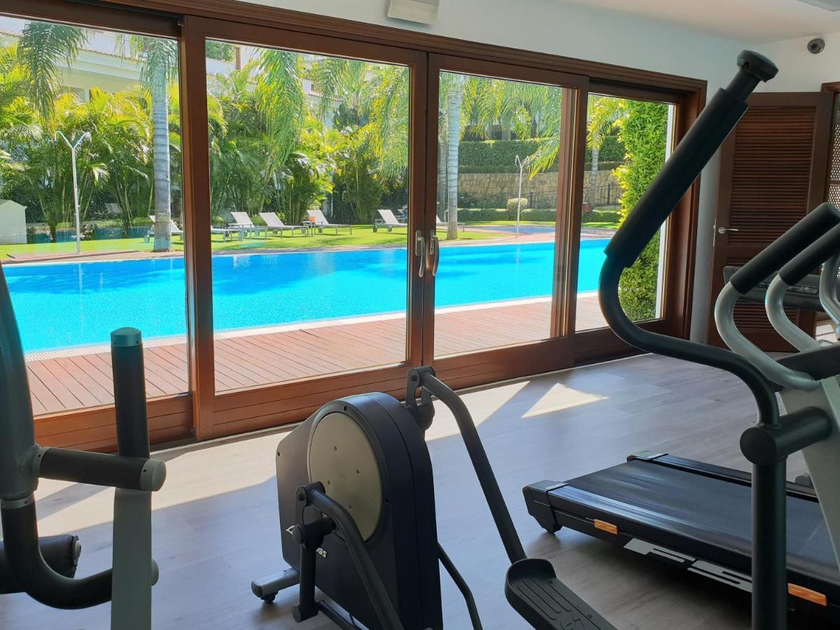 Luxury Apartment Frontal Beach In Doncella Beach Estepona Exterior photo