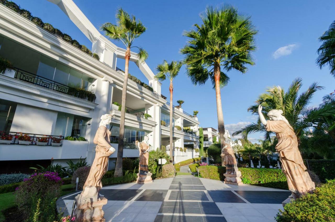 Luxury Apartment Frontal Beach In Doncella Beach Estepona Exterior photo
