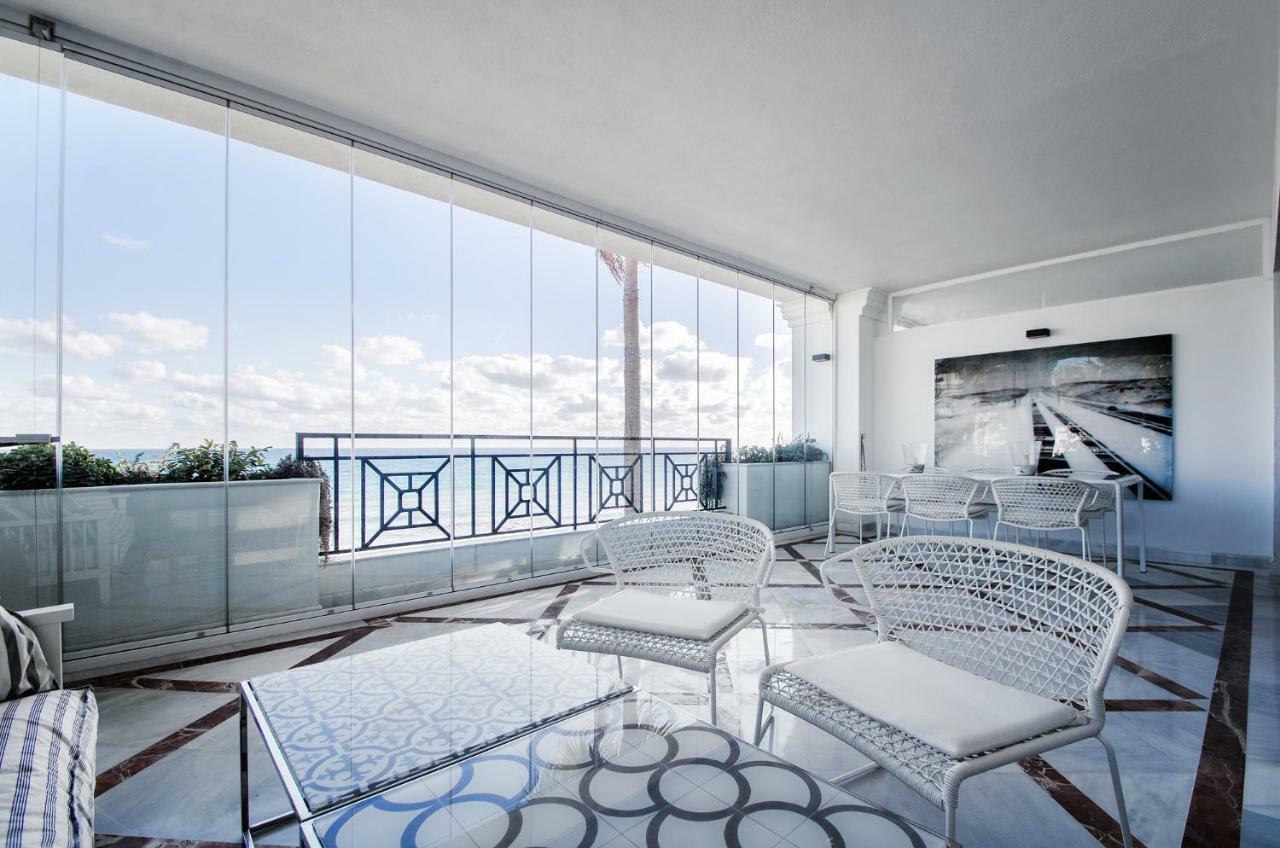 Luxury Apartment Frontal Beach In Doncella Beach Estepona Exterior photo
