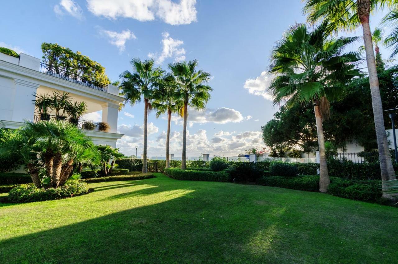 Luxury Apartment Frontal Beach In Doncella Beach Estepona Exterior photo